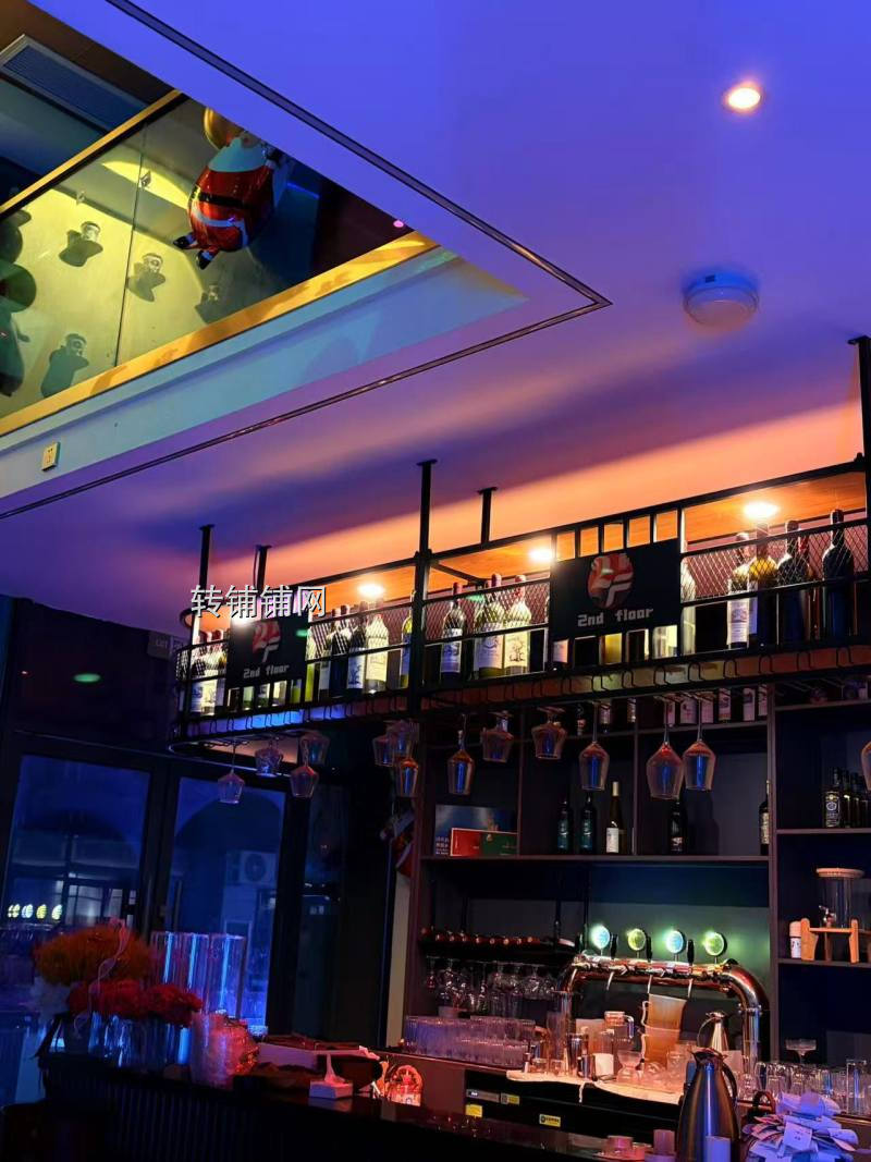 【旺季黄金店急转】高人气日咖夜酒复合空间,全能业态,零经验可上手!