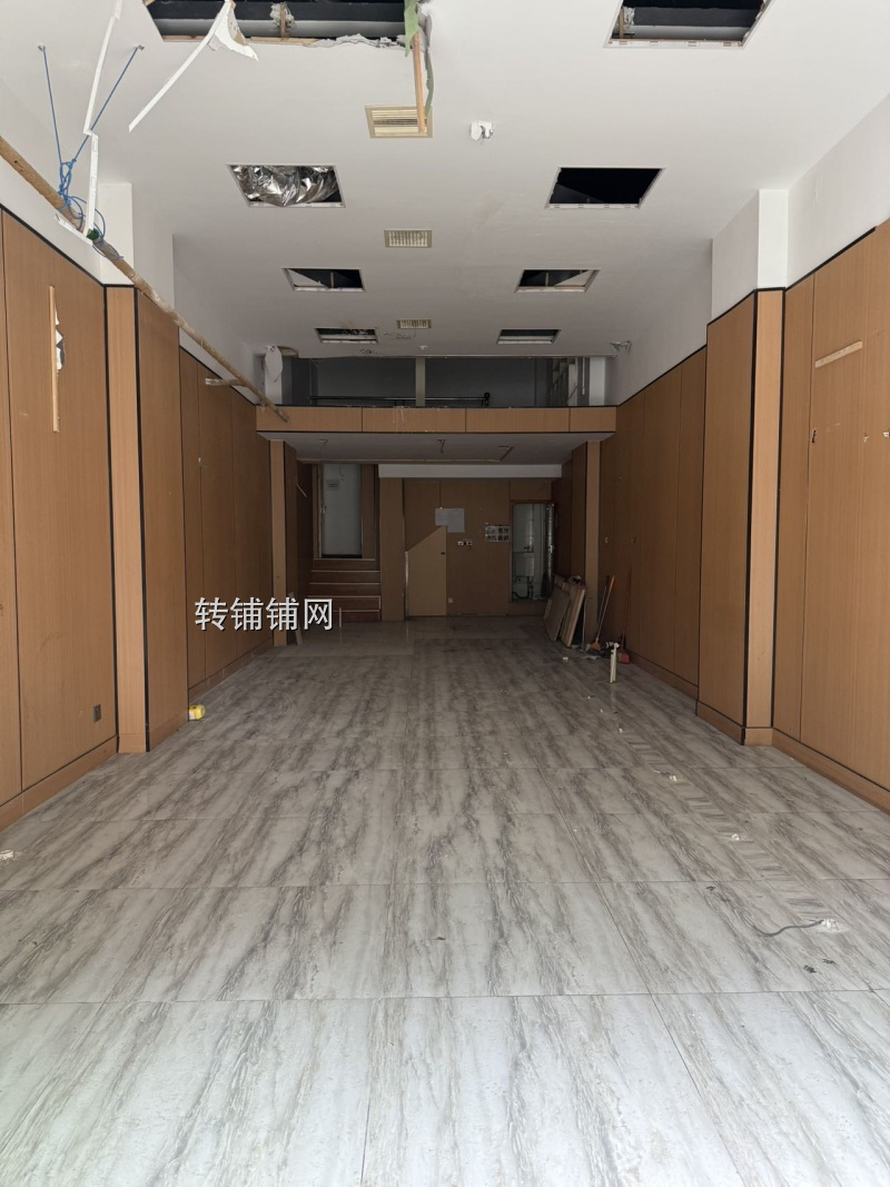 恩施广场中学旁旺铺直租