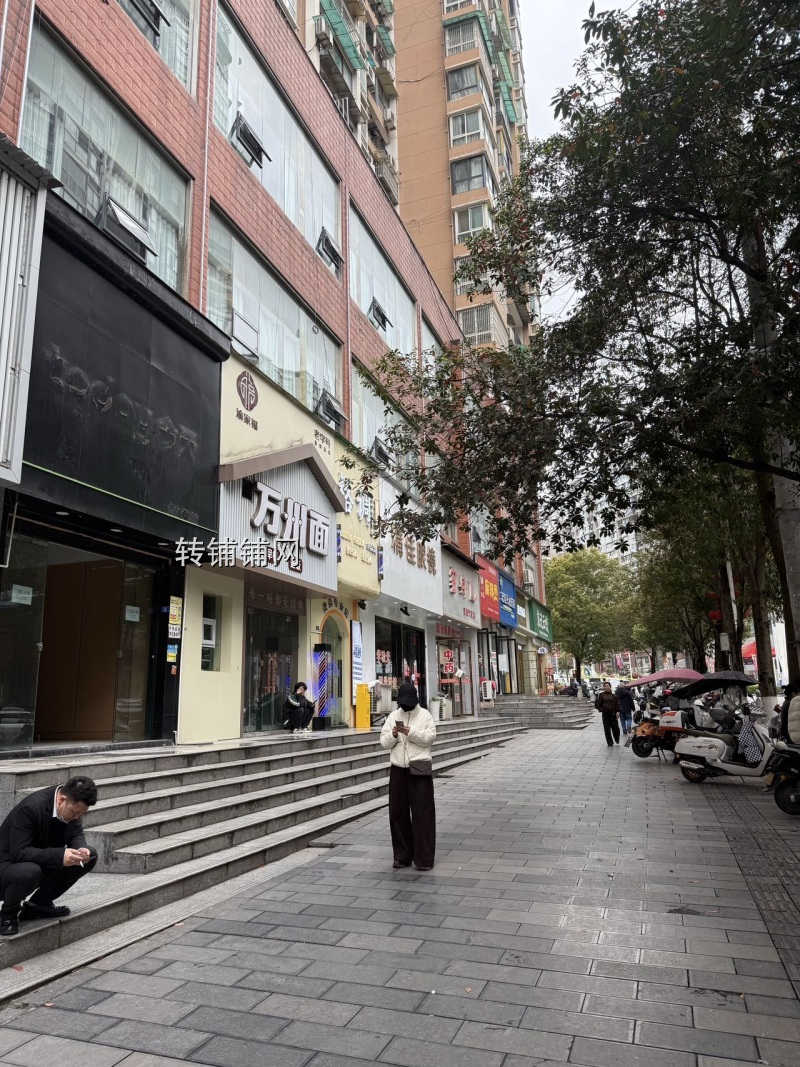 恩施广场中学旁旺铺直租