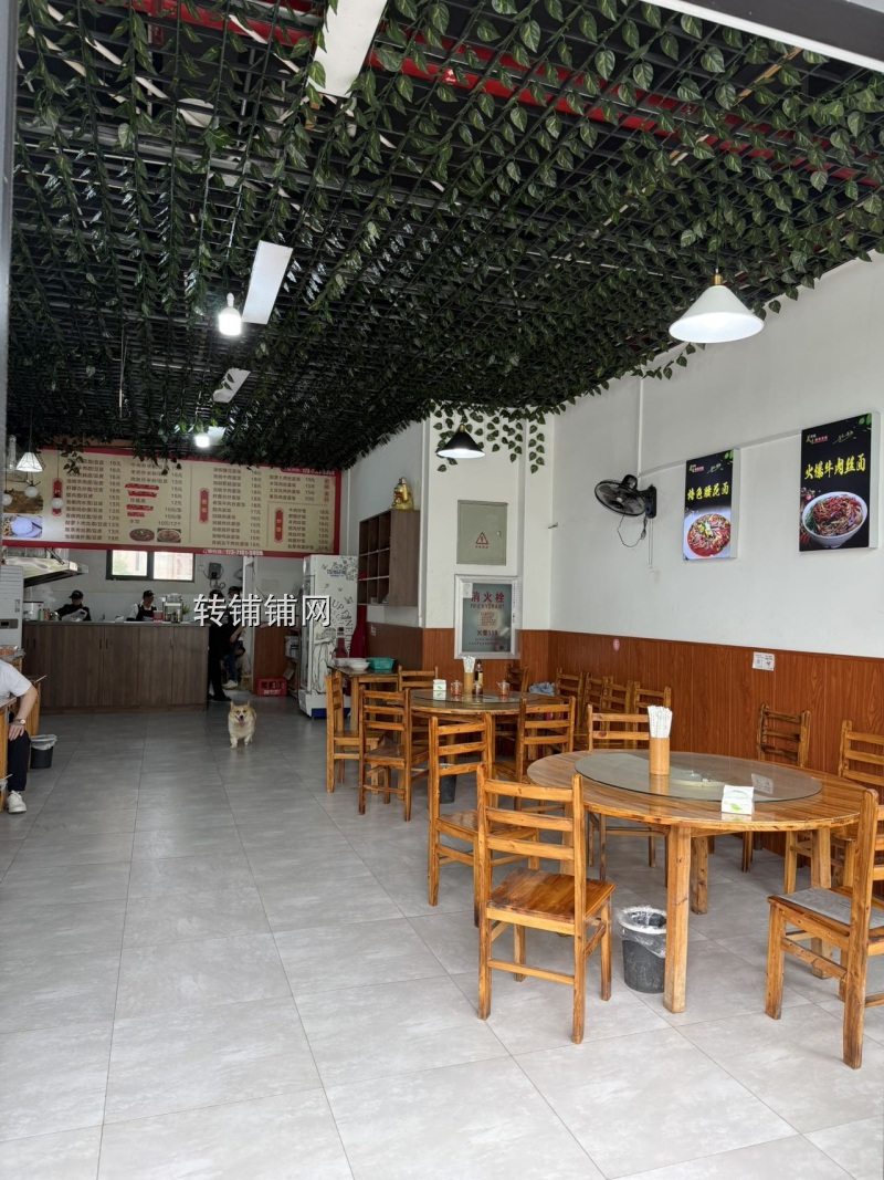 恩施金龙大道南段餐饮门面转让