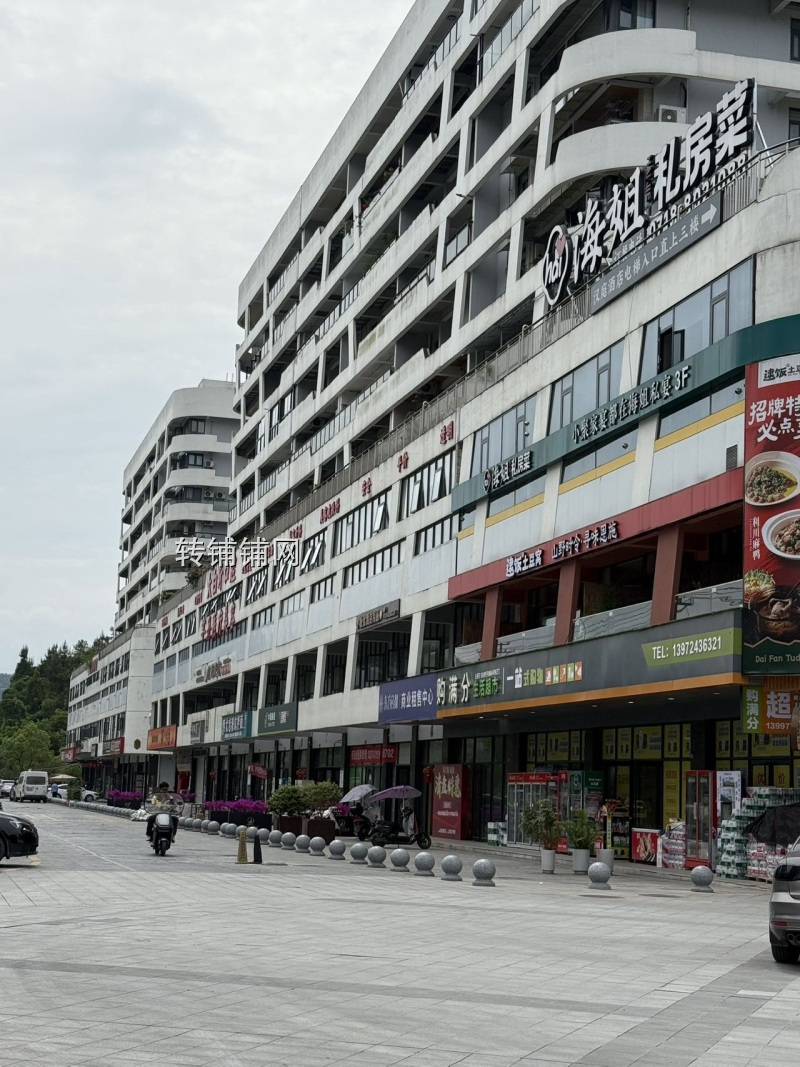 恩施金龙大道南段餐饮门面转让