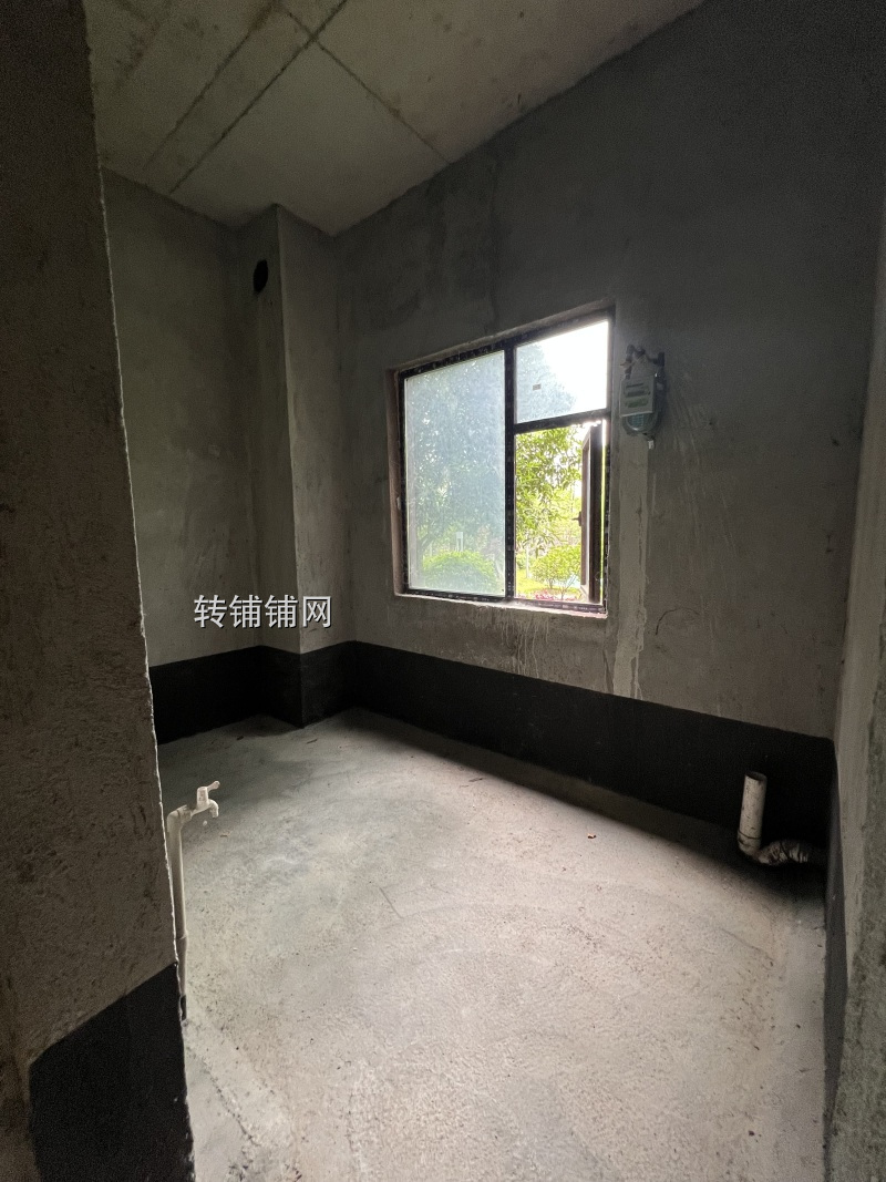 恩施大型社区黄金底商出租(145㎡ 房东直租)