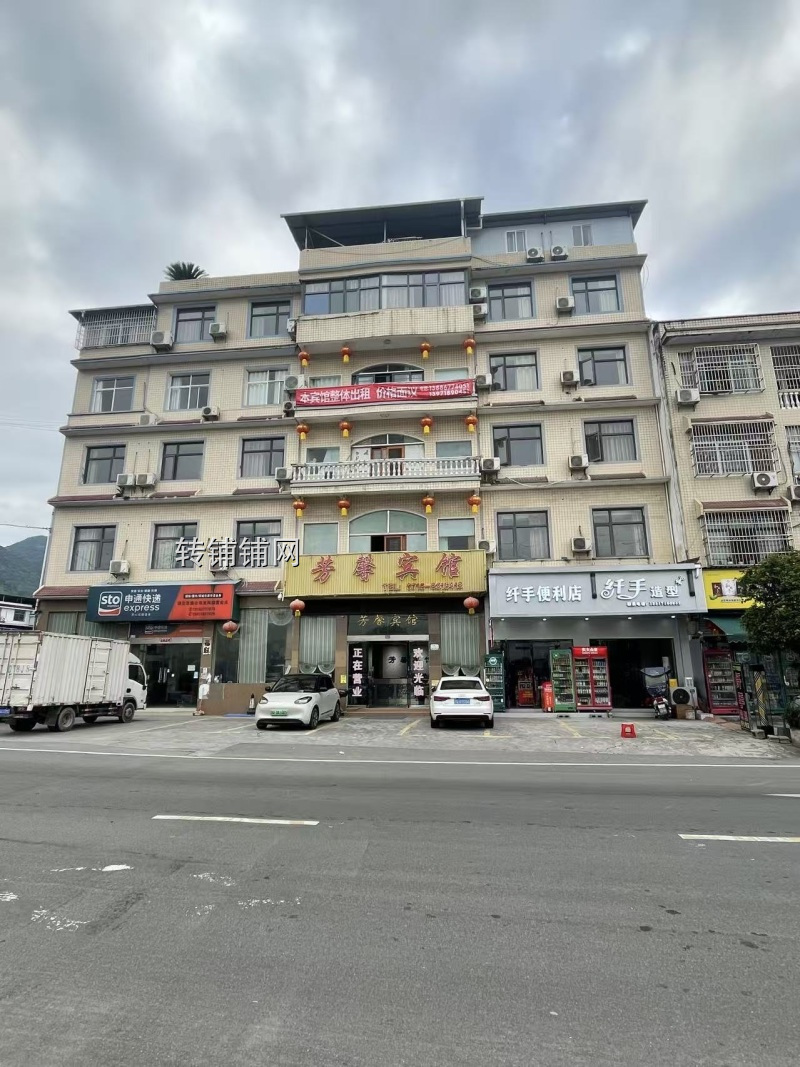 恩施三中校门旁酒店出租