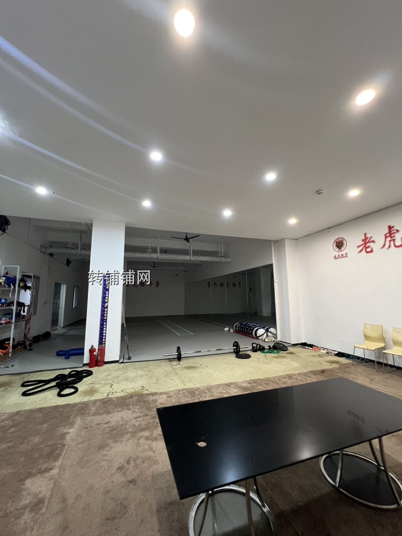 恩施土桥坝核心商圈 · 大型酒店黄金铺位震撼招租!