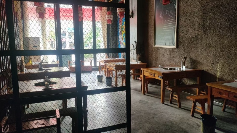 恩施松树坪十字路口餐饮店转让