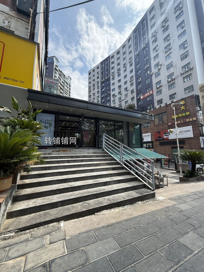 恩施航空路中大御城门面出租
