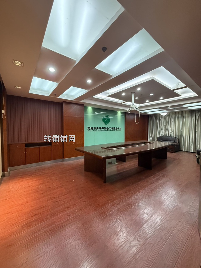 恩施航空路中大御城大型场地招租